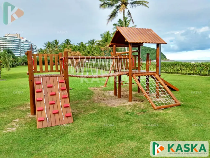 playground infantil em madeira kaska